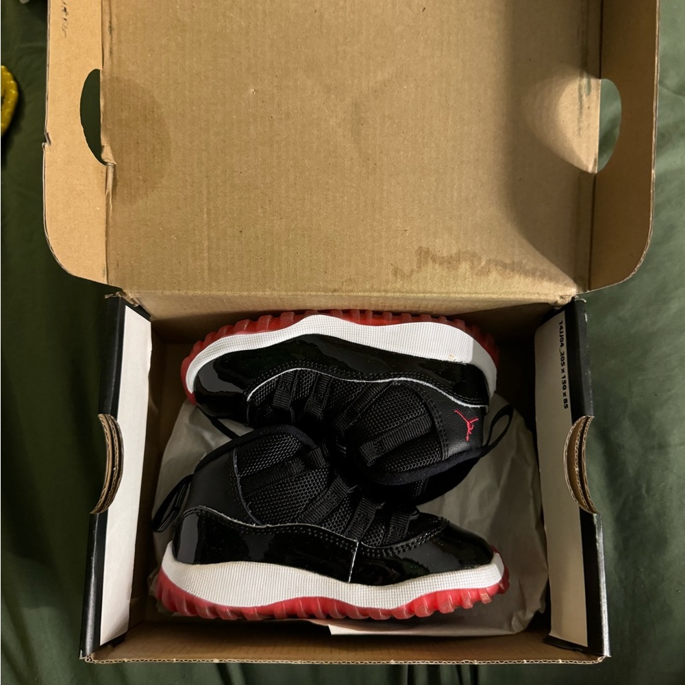 Jordan Kids Shoes - Black and Red